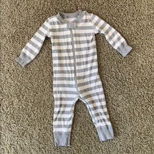 Hanna Andersson gray stripe sleeper 80 18-24 month